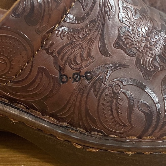 EUC BOC tooled floral pattern brown Peggy slip on clogs size 7M - Picture 6 of 13